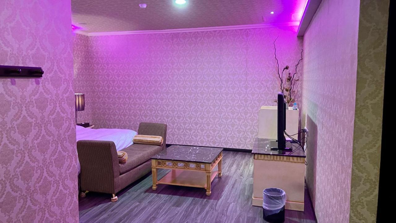 Huang Xing Motel Pingtung ภายนอก รูปภาพ