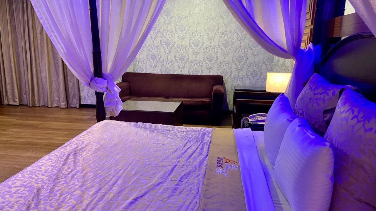 Huang Xing Motel Pingtung ภายนอก รูปภาพ