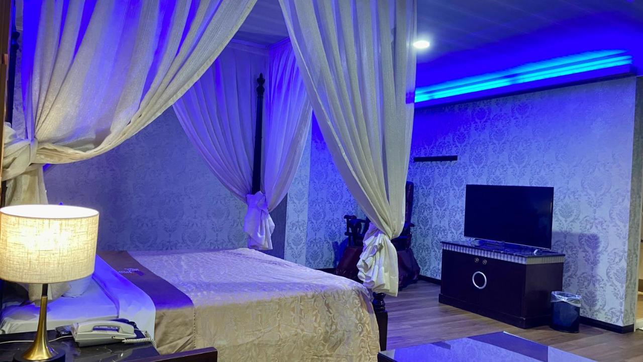 Huang Xing Motel Pingtung ภายนอก รูปภาพ