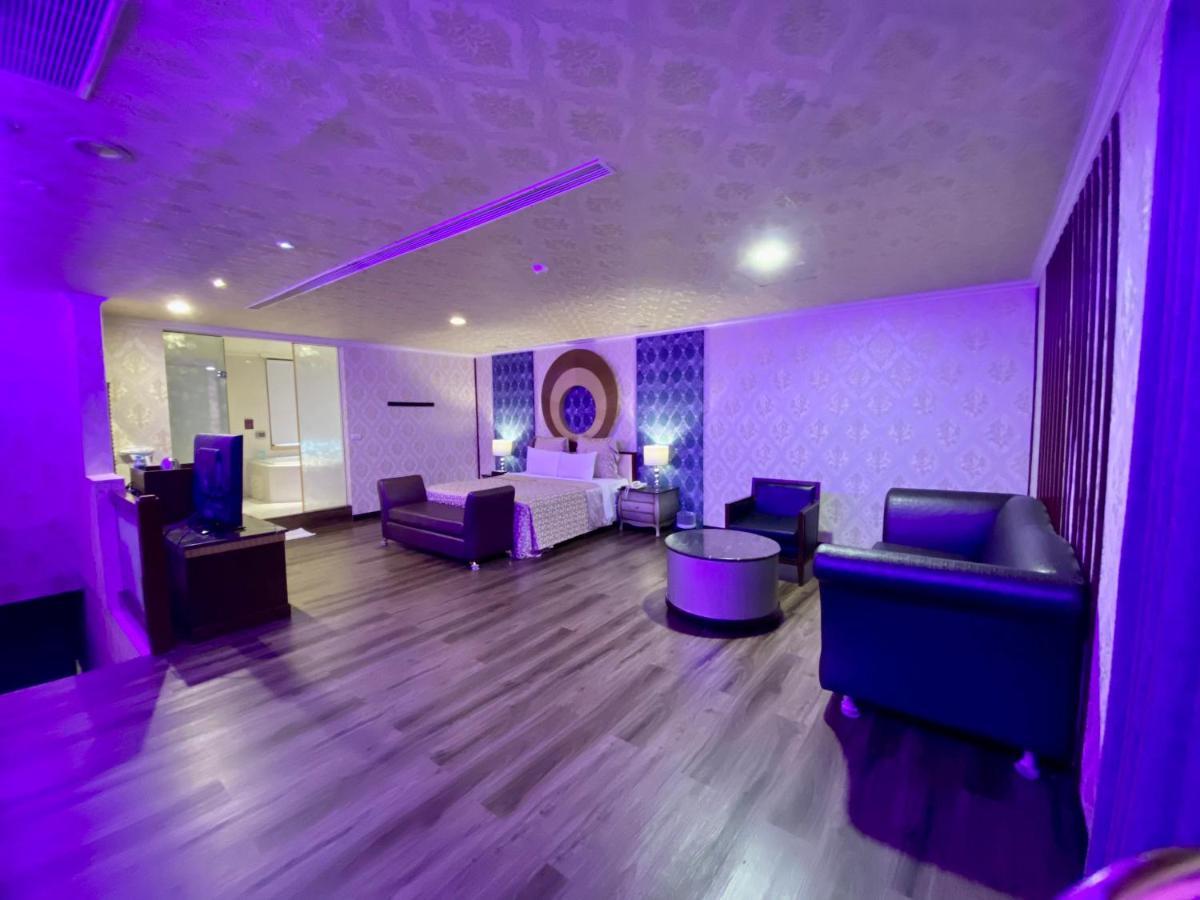 Huang Xing Motel Pingtung ภายนอก รูปภาพ