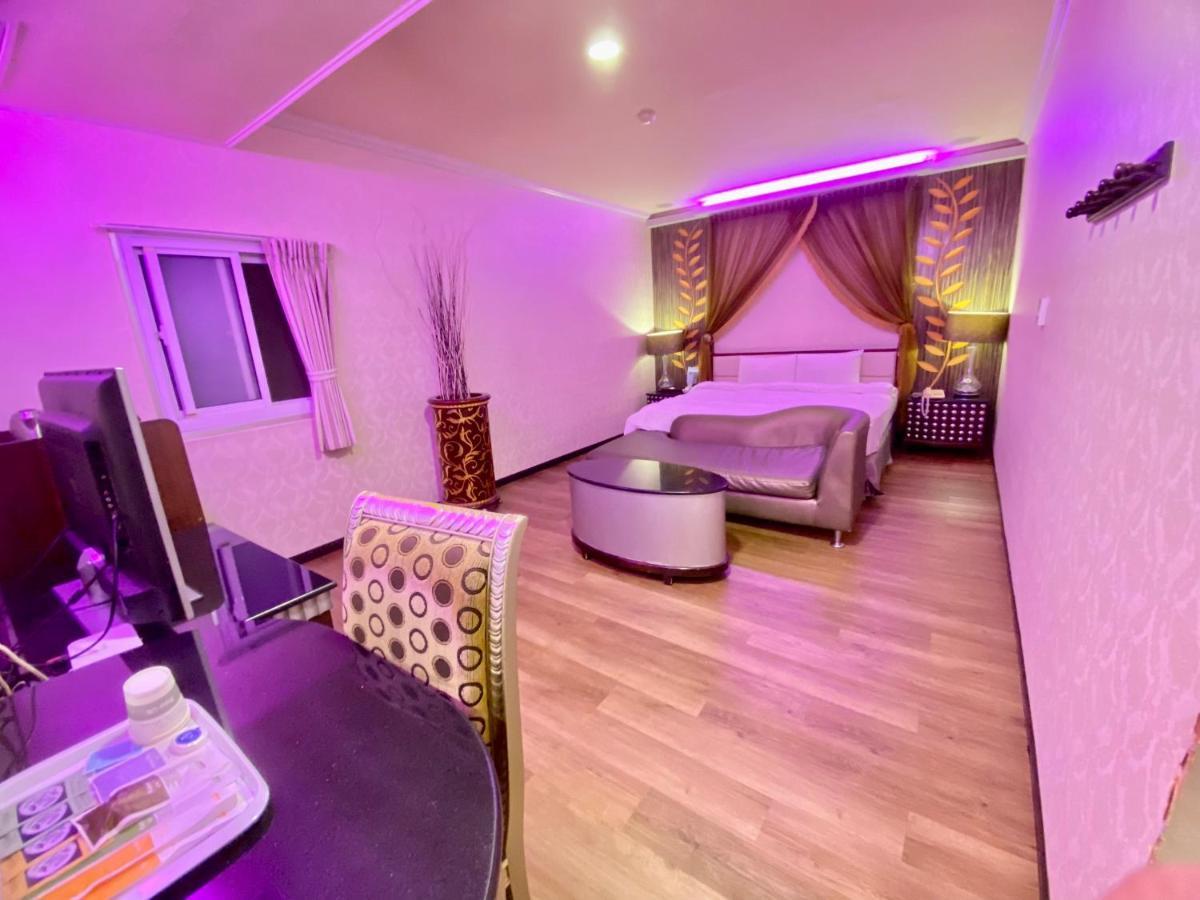 Huang Xing Motel Pingtung ภายนอก รูปภาพ