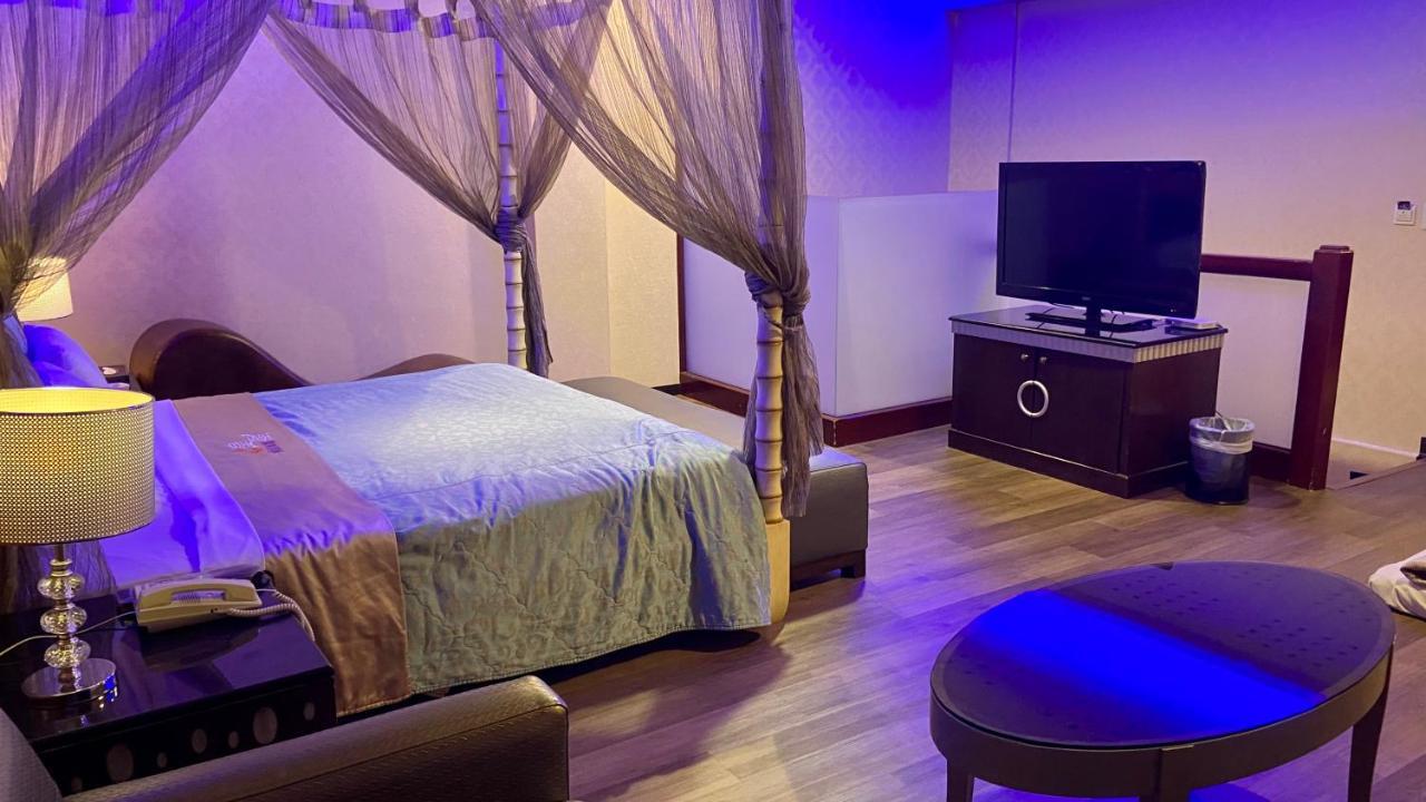 Huang Xing Motel Pingtung ภายนอก รูปภาพ