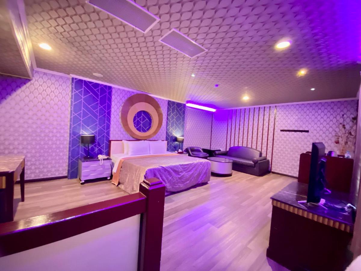 Huang Xing Motel Pingtung ภายนอก รูปภาพ