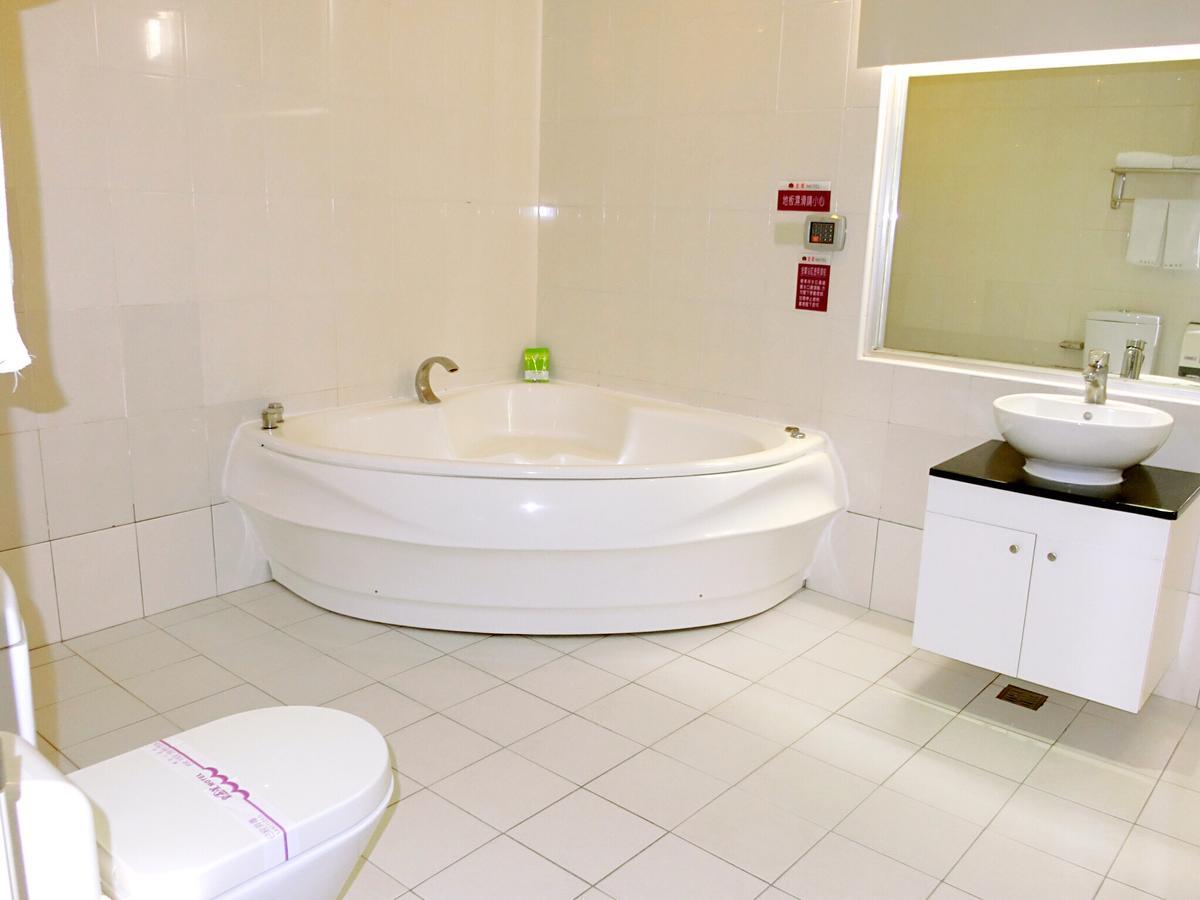 Huang Xing Motel Pingtung ภายนอก รูปภาพ