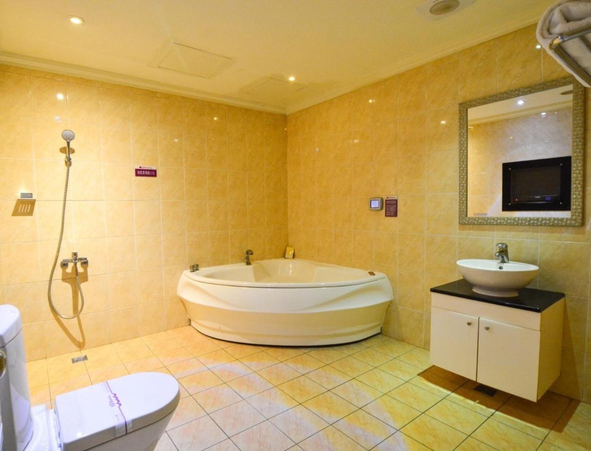 Huang Xing Motel Pingtung ภายนอก รูปภาพ